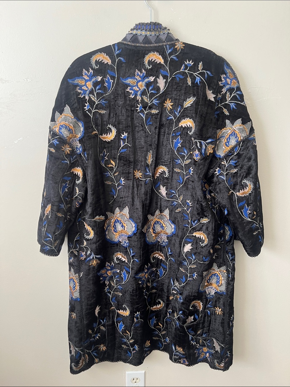 Anthropologie BL-NK London Roxanne Velvet Embroidered Floral Duster Jacket M - Picture 7 of 16